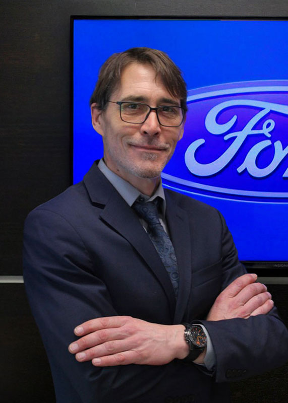 Etienne Robitaille, membre de l'équipe des ventes Desjardins Auto Collection