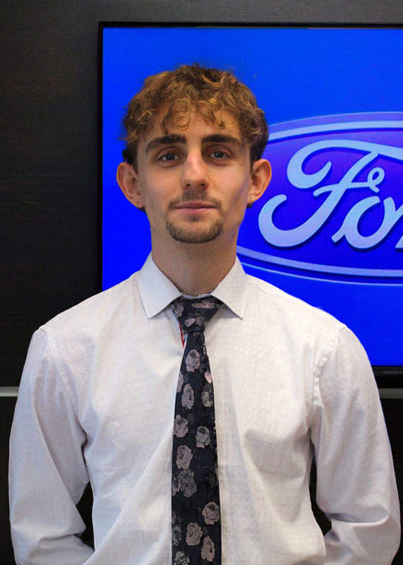 Eliott Dehlinger, membre de l'équipe des ventes Desjardins Auto Collection