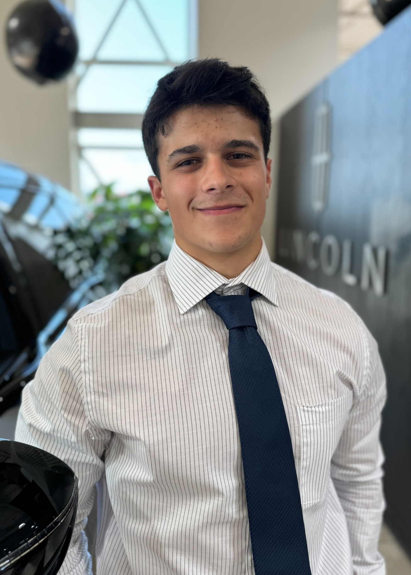 Raphael Laverdière, membre de l'équipe des ventes Desjardins Lincoln Raphael Laverdière, membre de l'équipe des ventes Desjardins Lincoln